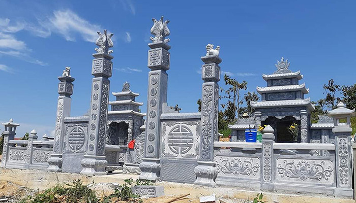 cổng khu lăng mộ